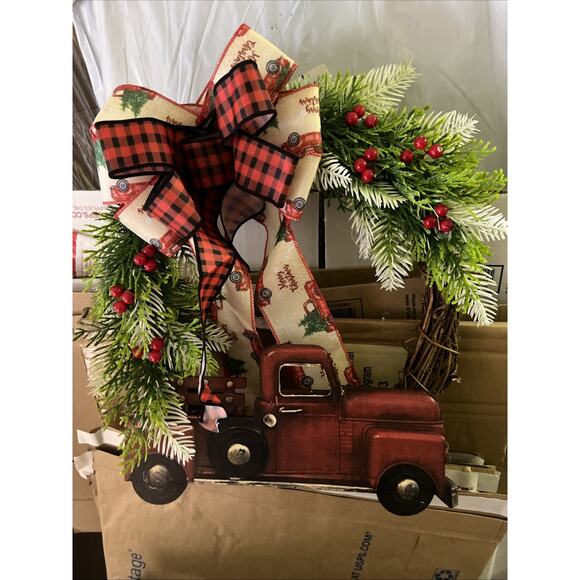 Christmas Wreath Red Truck Farmhouse new - Picture 2 of 3